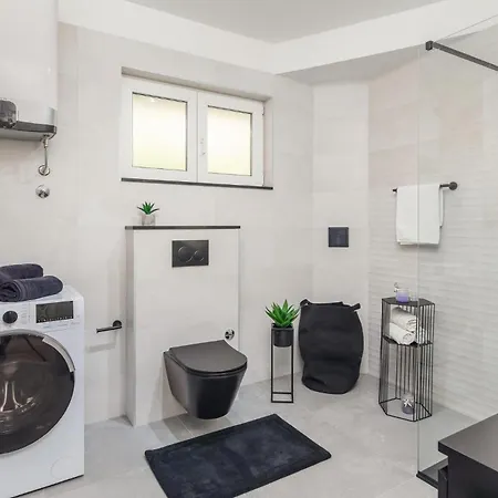 Lovely In With Kitchen Holiday home *